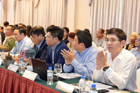 Vì sao hàng Việt 'yếu thế' trên sàn thương mại điện tử? - Tuổi Trẻ ...