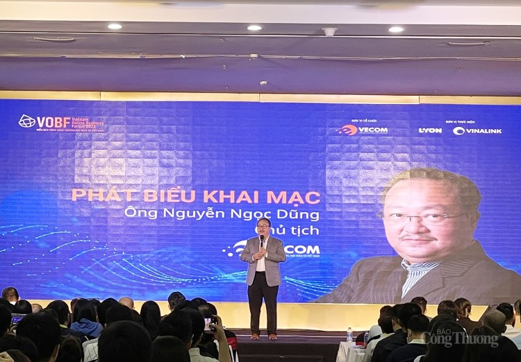 Diễn đàn toàn cảnh Thương mại điện tử Việt Nam 2023 - “Smart E ...