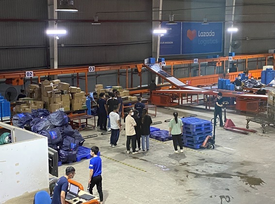 Sinh viên Khoa Quản trị kinh doanh tham quan kiến tập tại Công ty ...